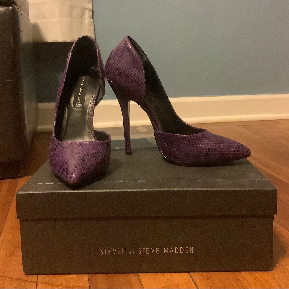 Steve Madden Newbee Purple Snake Print Pump